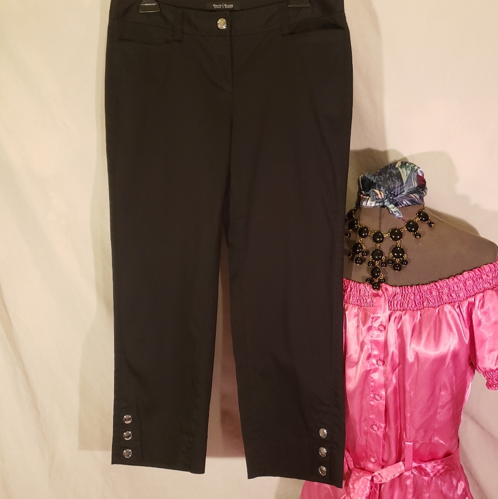 WHBM Womens Black Capris size 6
